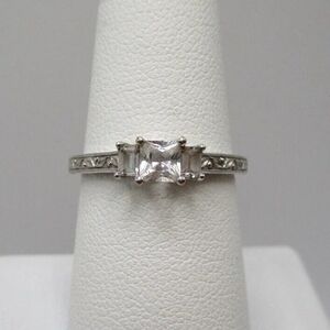 10KT White Gold White Sapphire Ring Size 7 FREE SHIPPING! :)